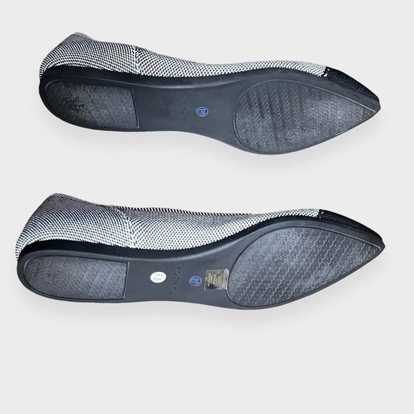 Rothy’s The Point Grey Mist Captoe 8.5 Pointed Toe Slip On Flats Black White - Picture 6 of 7
